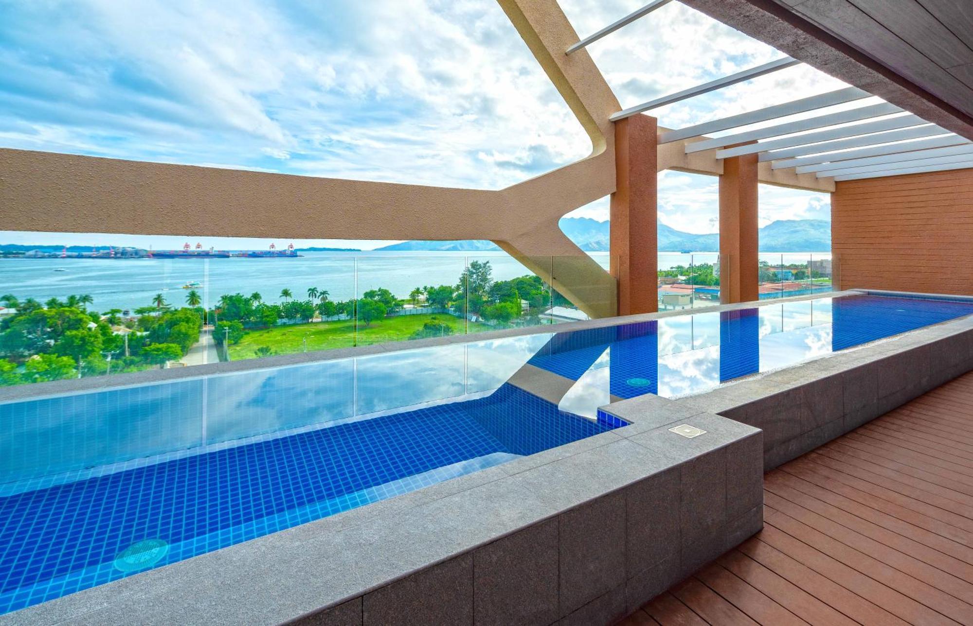 אולונגפו The Aurora Subic Hotel Managed By Hii מראה חיצוני תמונה