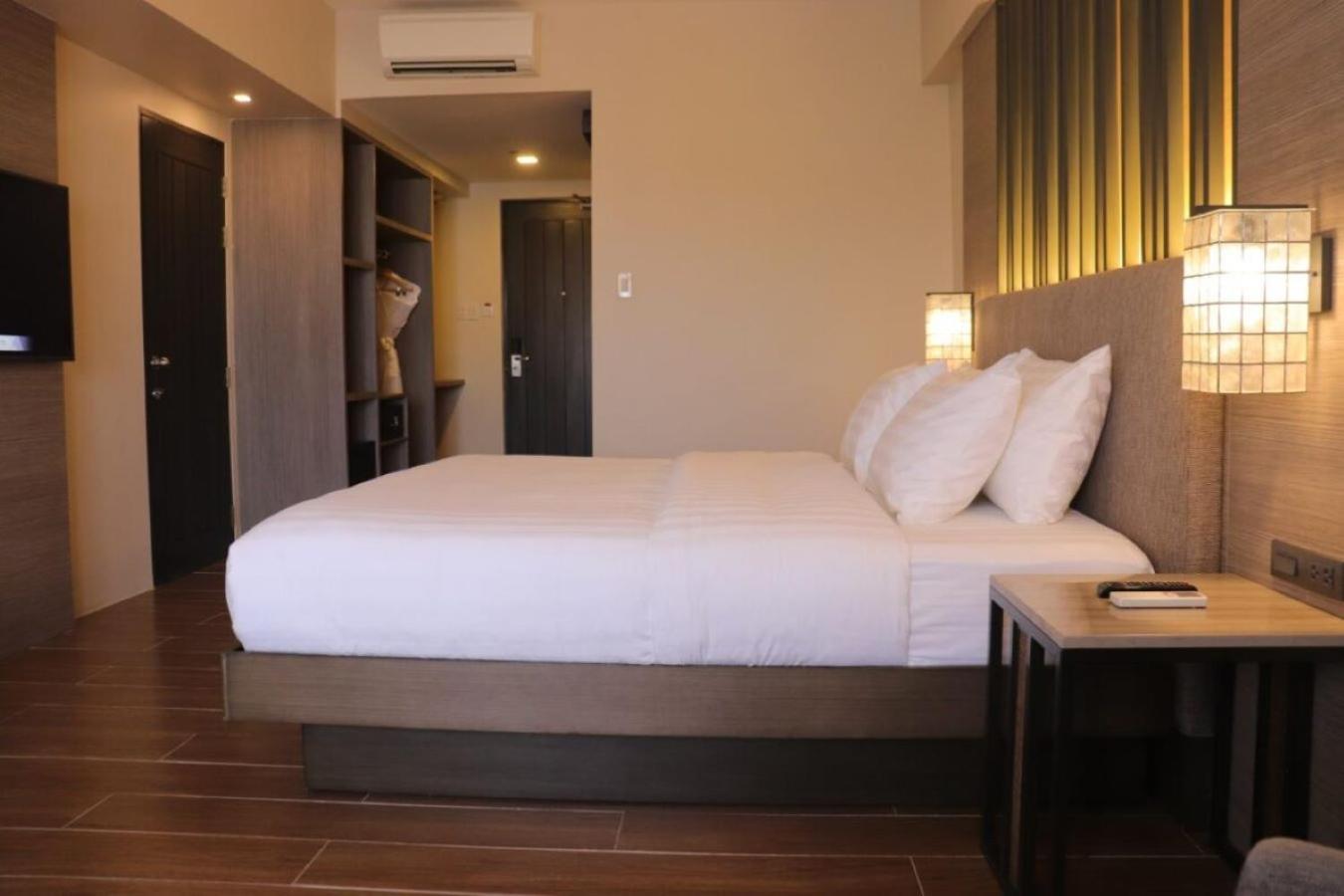 אולונגפו The Aurora Subic Hotel Managed By Hii מראה חיצוני תמונה